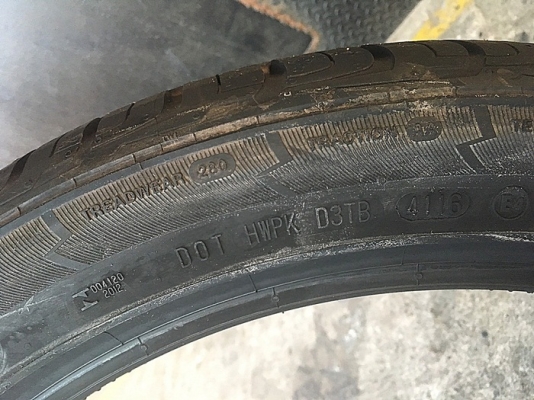 CONTINENTAL CrossContact UHP NO 295/35R21 เส้นละ 9,000 บาท CONTINENTAL CrossContact UHP NO 295/35R21 เส้นละ 9,000 บาท