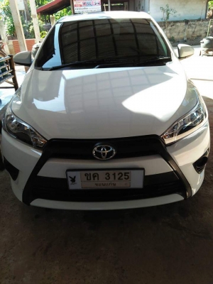 ขายด่วนรถเก๋ง Toyota Yaris ขายด่วนรถเก๋ง Toyota Yaris