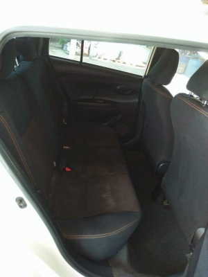 ขายด่วนรถเก๋ง Toyota Yaris ขายด่วนรถเก๋ง Toyota Yaris