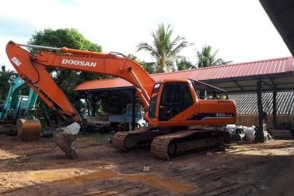 ขาย 995,000 บาท Doosan 220 LC-6 ทำงาน 11,xxx ชม เครื่องดี ปั้มแรง โช่หนา เอวใหม่ ไฟฟ้าสมบูรณ์/ ช่วงล่างเต็ม/ เอกสารเล่มพร้อมโอน  รถอยู่ กทม โทร0610710295