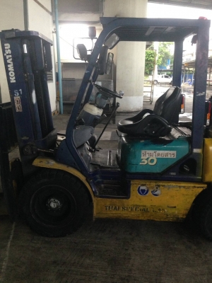 +++ ขายโฟล์คลิฟท์ KOMATSU FD30 ขนาด 3 ตัน เครื่องยนต์ดีเซล เสา 3 เมตร เกียร์ธรรมดา ยางตันครับ +++ ขายโฟล์คลิฟท์ KOMATSU FD30 ขนาด 3 ตัน เครื่องยนต์ดีเซล เสา 3 เมตร เกียร์ธรรมดา ยางตันครับ