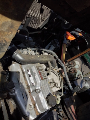 +++ ขายโฟล์คลิฟท์  TOYOTA 8FD20  ขนาด  2  ตัน  เครื่องยนต์ดีเซล  เสา 3  เมตร  เกียร์ธรรมดา  ยางตันครับ