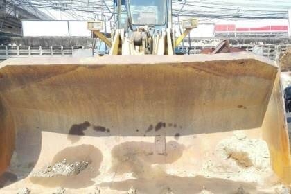 ขาย 950,000 บาท KOMATSU. WA400-1 เครื่องดี เกียร์ดี ระบบพร้อมใช้ เอกสารชื้อขาย   รถอยู่ กทม โทร 0610710295