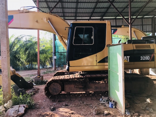 ขายรถแม็กโคร CAT-320 รถสวยพร้อมใช้งาน ราคา 680,000 บาท โทร 0812628564 อ.เซกา จ.บึงกาฬ