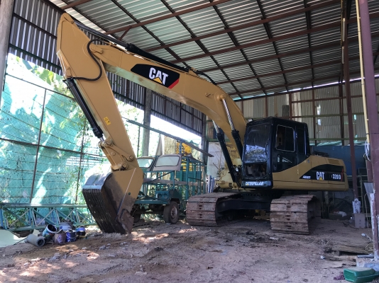 ขายรถแม็กโคร CAT-320v2 รถสวยพร้อมใช้งาน ราคา 760,000 บาท โทร 0812628564 อ.เซกา จ.บึงกาฬ