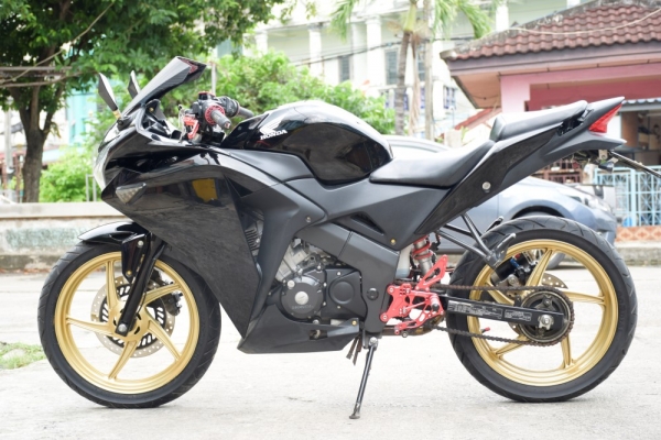 Cbr 150i 2015 วิ่ง9000โล รถบ้านมือเดียว สด-ผ่อน รูดบัตรได้