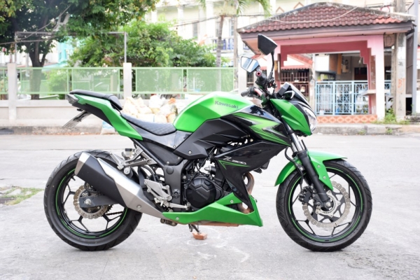 Z300 2015 รถบ้านแท้ เจ้าของคนเดียว มีของแต่ง รูดบัตรได้ Z300 2015 รถบ้านแท้ เจ้าของคนเดียว มีของแต่ง รูดบัตรได้