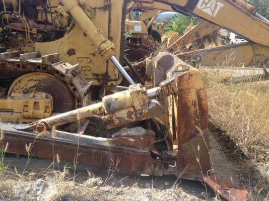 ขาย 950,000 CATTERPILAR D7G เครื่องดี เกียร์ตัดดี โช่หนา แผ่นสวย เอกสารอินวอยท์ รถอยู่  ขอนแก่น 090-772-3710 090-772-3708
