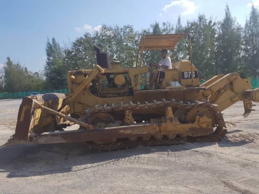 ขาย 950,000 CATTERPILAR D7G เครื่องดี เกียร์ตัดดี โช่หนา แผ่นสวย เอกสารอินวอยท์ รถอยู่  ขอนแก่น 090-772-3710 090-772-3708