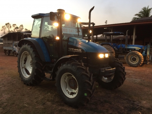 NEW HOLLAND TS110 แอร์เย็น เพลงเพราะ ภายในสวย ใช้งานดี ขับสบาย NEW HOLLAND TS110 แอร์เย็น เพลงเพราะ ภายในสวย ใช้งานดี ขับสบาย