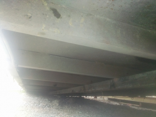 ขายกระบะ10ล้อ(ไม่ดั้ม )ยาว6เมตรเปิดแผงข้างได้ถอดออกจากISUZU