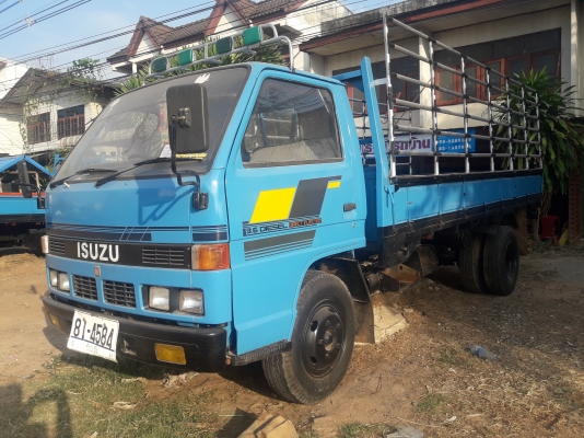 ISUZU NKR110แรงม้า รถห้างแท้( ลูกค้าซำสูงรับรถไปวิ่งอ้อยแล้วคับ ขอให้ได้รับเงินแสนเงินล้านนะคับ))ดาว