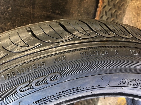 ROADSTONE NBLUE ECO 195/55R16 ราคาเส้นละ 2,250 บาท ROADSTONE NBLUE ECO 195/55R16 ราคาเส้นละ 2,250 บาท