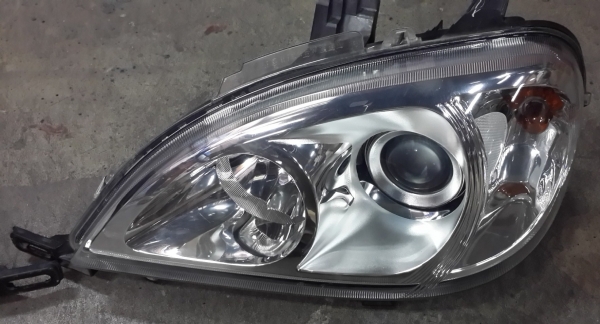 (สภาพเหมือนของใหม่) ไฟหน้าW163-ML320