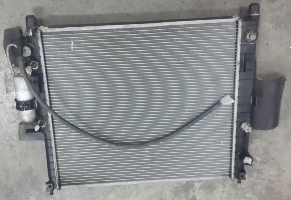 สภาพใหม่มากหม้อน้ำ W163-ML320