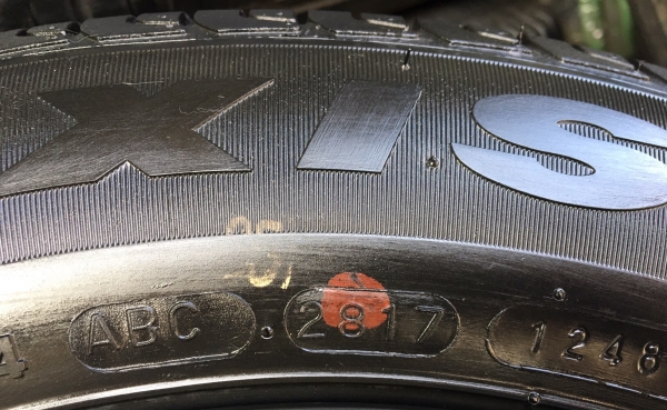 ล้อแม็กป้ายแดง Nissan Note ขอบ 15 พร้อมยางป้ายแดง Maxxis 175-65-15 ปี 17 มีตุ่มทุกเส้น