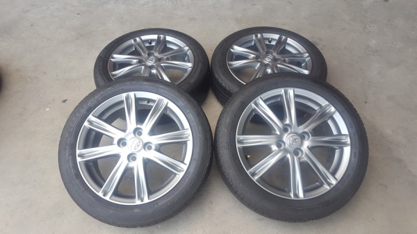 ขายล้อTOYOTA Viosขอบ16 ยางปี15  4 ล้อ