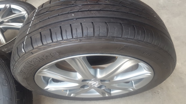 ขายล้อTOYOTA Viosขอบ16 ยางปี15  4 ล้อ