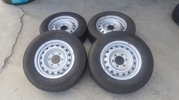 ขายล้อกะทะขอบ15 6รู ยาง195R15 ปี16  4 ล้อ