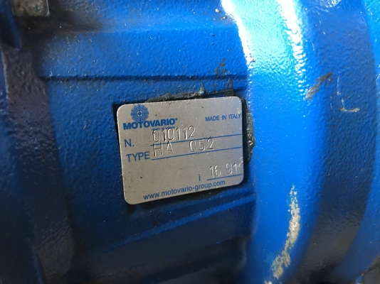 ขายมอเตอร์เกียร์ Motovario 2HP. 380V อัตราทด 1:17 สภาพสวยเดิมๆ หมุนนิ่ม พร้อมใช้งาน