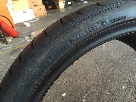 FALKEN FK452 275/30ZR20 ราคาเส้นละ 7,000 บาท FALKEN FK452 275/30ZR20 ราคาเส้นละ 7,000 บาท