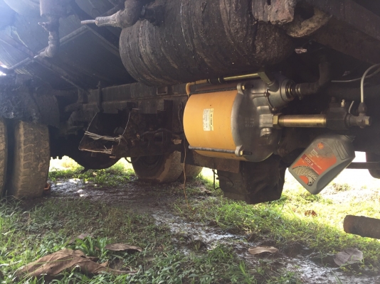 ขายรถ6ล้อสเปรย์ยาง Hino KR320 เครื่อง160 แรง EH500 เล่มพร้อม ถังของ thammakit สภาพดีใช้งานได้ปกติ