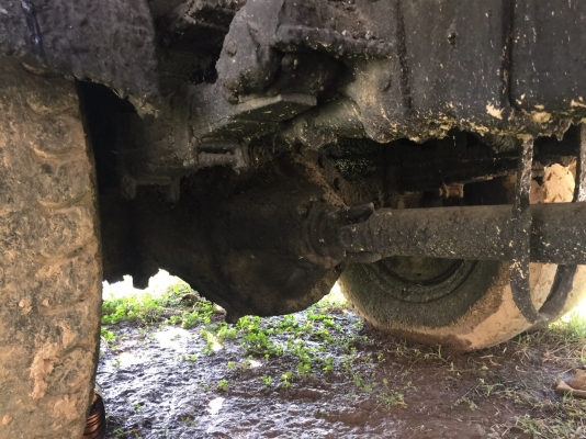 ขายรถ6ล้อสเปรย์ยาง Hino KR320 เครื่อง160 แรง EH500 เล่มพร้อม ถังของ thammakit สภาพดีใช้งานได้ปกติ