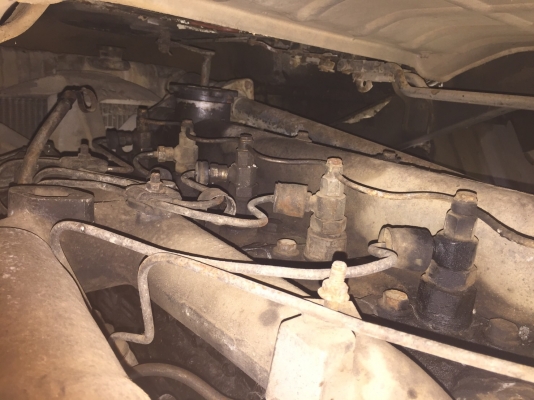 ขายรถ6ล้อสเปรย์ยาง Hino KR320 เครื่อง160 แรง EH500 เล่มพร้อม ถังของ thammakit สภาพดีใช้งานได้ปกติ