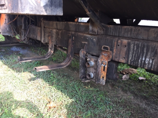 ขายรถ6ล้อสเปรย์ยาง Hino KR320 เครื่อง160 แรง EH500 เล่มพร้อม ถังของ thammakit สภาพดีใช้งานได้ปกติ