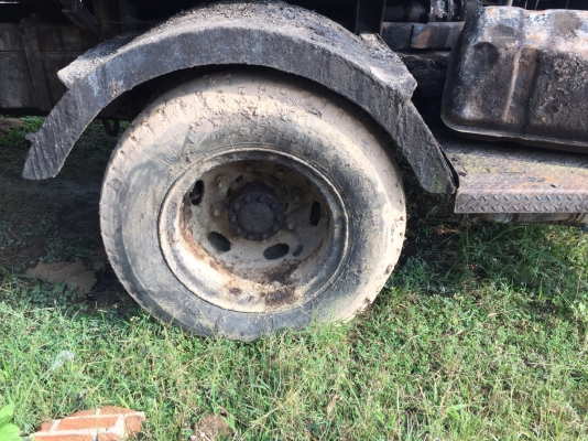 ขายรถ6ล้อสเปรย์ยาง Hino KR320 เครื่อง160 แรง EH500 เล่มพร้อม ถังของ thammakit สภาพดีใช้งานได้ปกติ