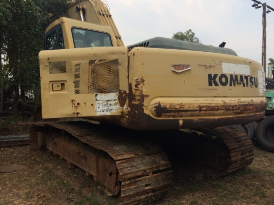 ขายรถแบคโฮโคมัสสุรุ่น PC200 รุ่น6สภาพดีมากพร้อมใช้เอกสารครรบราคา680000