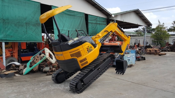 ขาย รถขุด HITACHI รุ่น ZX30 มือสองญี่ปุ่น แทรกเหล็ก สลัก บูทเอวแน่น 100\% สวยพร้อมใช้งาน มือถือ 0818753444