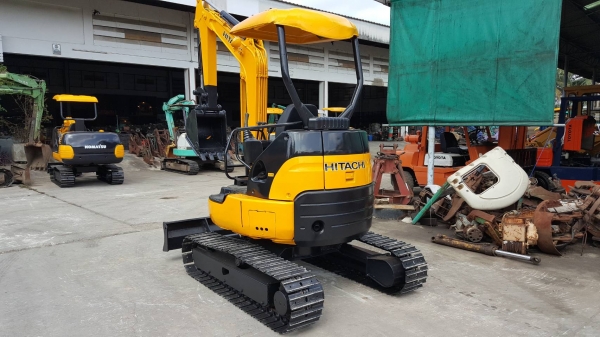 ขาย รถขุด HITACHI รุ่น ZX30 มือสองญี่ปุ่น แทรกเหล็ก สลัก บูทเอวแน่น 100\% สวยพร้อมใช้งาน มือถือ 0818753444