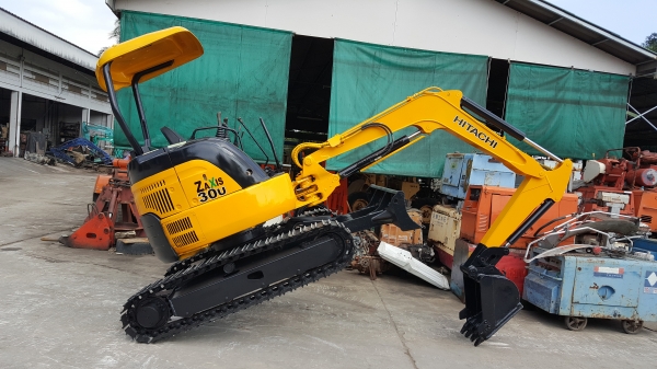 ขาย รถขุด HITACHI รุ่น ZX30 มือสองญี่ปุ่น แทรกเหล็ก สลัก บูทเอวแน่น 100\% สวยพร้อมใช้งาน มือถือ 0818753444