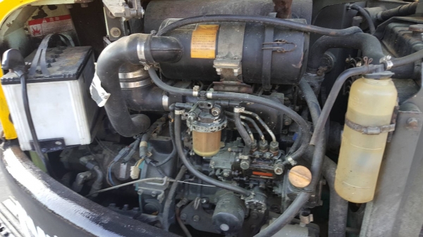 ขาย รถขุด KOMATSU รุ่น PC40FR มือสองญี่ปุ่น แทรกเหล็ก สลัก บูทเอวแน่น 100\% สวยพร้อมใช้งาน มือถือ 0818753444