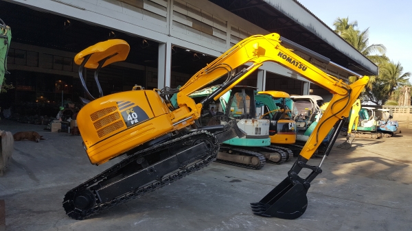 ขาย รถขุด KOMATSU รุ่น PC40FR มือสองญี่ปุ่น แทรกเหล็ก สลัก บูทเอวแน่น 100\% สวยพร้อมใช้งาน มือถือ 0818753444