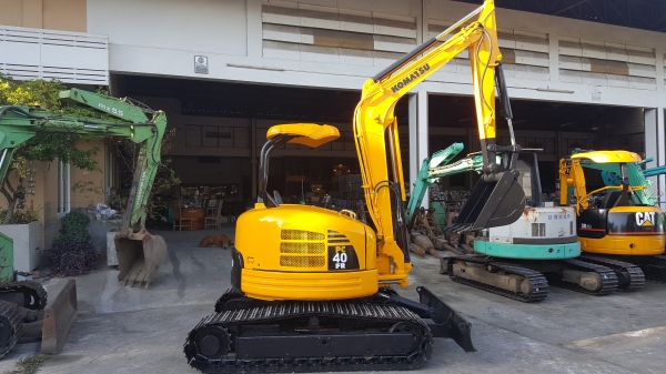 ขาย รถขุด KOMATSU รุ่น PC40FR มือสองญี่ปุ่น แทรกเหล็ก สลัก บูทเอวแน่น 100\% สวยพร้อมใช้งาน มือถือ 0818753444