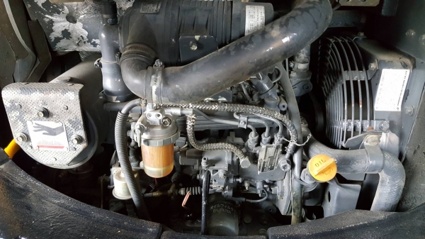 ขาย รถขุด KOMATSU รุ่น PC35MR-1- มือสองญี่ปุ่น แทรกเหล็ก สลัก บูทเอวแน่น 100\% สวยพร้อมใช้งาน มือถือ 0818753444   สอบถามเพิ่มเติมได้ที่ http://line.me/ti/p/mFkzr50JVd