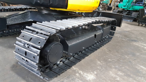 ขาย รถขุด KOMATSU รุ่น PC35MR-1- มือสองญี่ปุ่น แทรกเหล็ก สลัก บูทเอวแน่น 100\% สวยพร้อมใช้งาน มือถือ 0818753444   สอบถามเพิ่มเติมได้ที่ http://line.me/ti/p/mFkzr50JVd