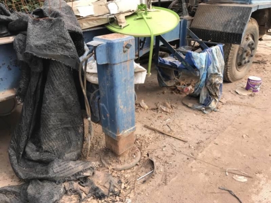 ขาย 385,000 บาท รถเครน 6 ล้อ KATO 10 ตัน เครื่องดี ปั้มแรง คัสชีสวย เอกสารเล่มทะเบียน.   รถอยู่ กทม โทร 0610710295