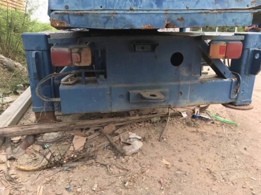 ขาย 385,000 บาท รถเครน 6 ล้อ KATO 10 ตัน เครื่องดี ปั้มแรง คัสชีสวย เอกสารเล่มทะเบียน.   รถอยู่ กทม โทร 0610710295