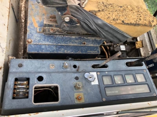 ขาย 285,000 เก่านอก KOMATSU PC40-6 (พร้อมหัวเจาะ) เครื่องดี ปั้มแรง โช่หนา เอวแน่น สภาพสวยพร้อมใช้   รถอยู่ จ.นครปฐม โทร 0610710295