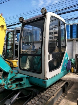 ขายจ้า..KOMATSU PC30-7  เก่านอกแท้  เดิมๆๆ  4,XXX  ชั่วโมง  สภาพสวยพร้อมใช้  โทร 089-3818694  ดวงนภา