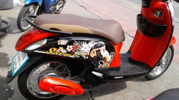 ขาย Honda Scoopy i ปี 57 รุ่นไฟเลี้ยวบังลม U-BOX ใหญ่ ประมาณปลายปี เครื่องดีเดิมๆ ภายนอกสวย ยางดอกเต