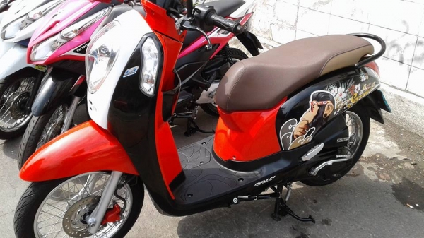 ขาย Honda Scoopy i ปี 57 รุ่นไฟเลี้ยวบังลม U-BOX ใหญ่ ประมาณปลายปี เครื่องดีเดิมๆ ภายนอกสวย ยางดอกเต