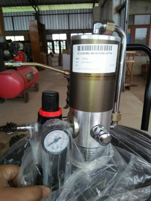 ถังอัดจารบี แบบใช้ลมดัน  ขนาด13 kg  ***ของใหม่ยังไม่ได้ใช้งาน   ขายถูกใช้งานได้ง่าย