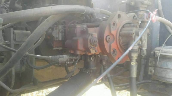 ขาย 485,000 บาท HITACHI EX200-1 เครื่องเดิมดี ปั้มK3V โช่หนา เอวแน่น เอกสารชื้อขาย  รถอยู่  ยโสธร  โทร0610710295