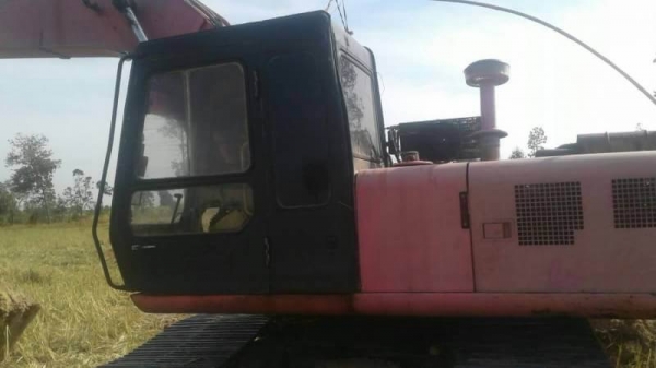 ขาย 485,000 บาท HITACHI EX200-1 เครื่องเดิมดี ปั้มK3V โช่หนา เอวแน่น เอกสารชื้อขาย  รถอยู่  ยโสธร  โทร0610710295
