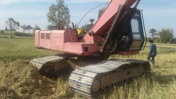 ขาย 485,000 บาท HITACHI EX200-1 เครื่องเดิมดี ปั้มK3V โช่หนา เอวแน่น เอกสารชื้อขาย  รถอยู่  ยโสธร  โทร0610710295