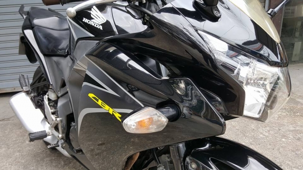 ขออนุญาตขาย HONDA CBR150I NEW ทะเบียนสวยเลข 55 กรุงเทพ สภาพพร้อมใช้งานสภาพสวย ฟรีค่าโอน